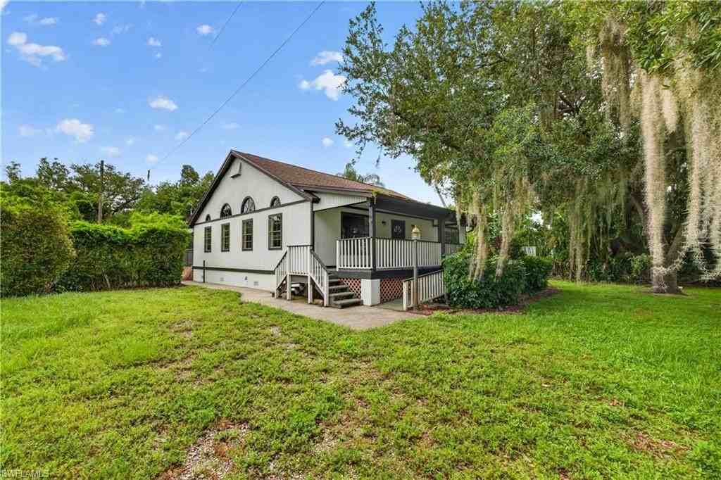 16970 Carolyn Ln - Photo 2 of 28