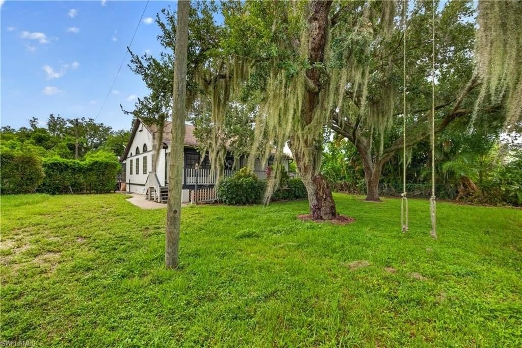 16970 Carolyn Ln - Photo 3 of 28