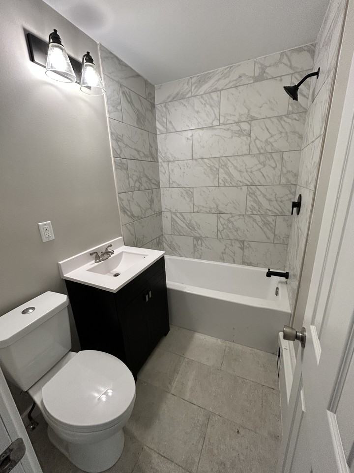 803 Market St #1 - Photo 4 of 10