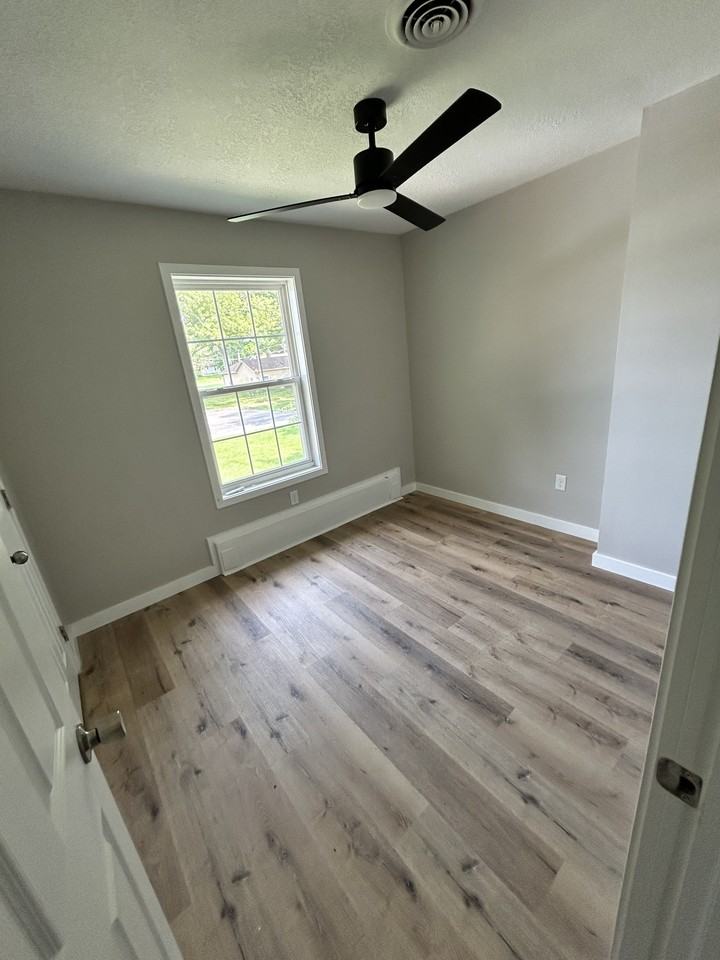 803 Market St #1 - Photo 5 of 10