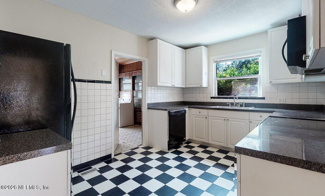 1274 Belmont Ter #1 - Photo 7 of 24