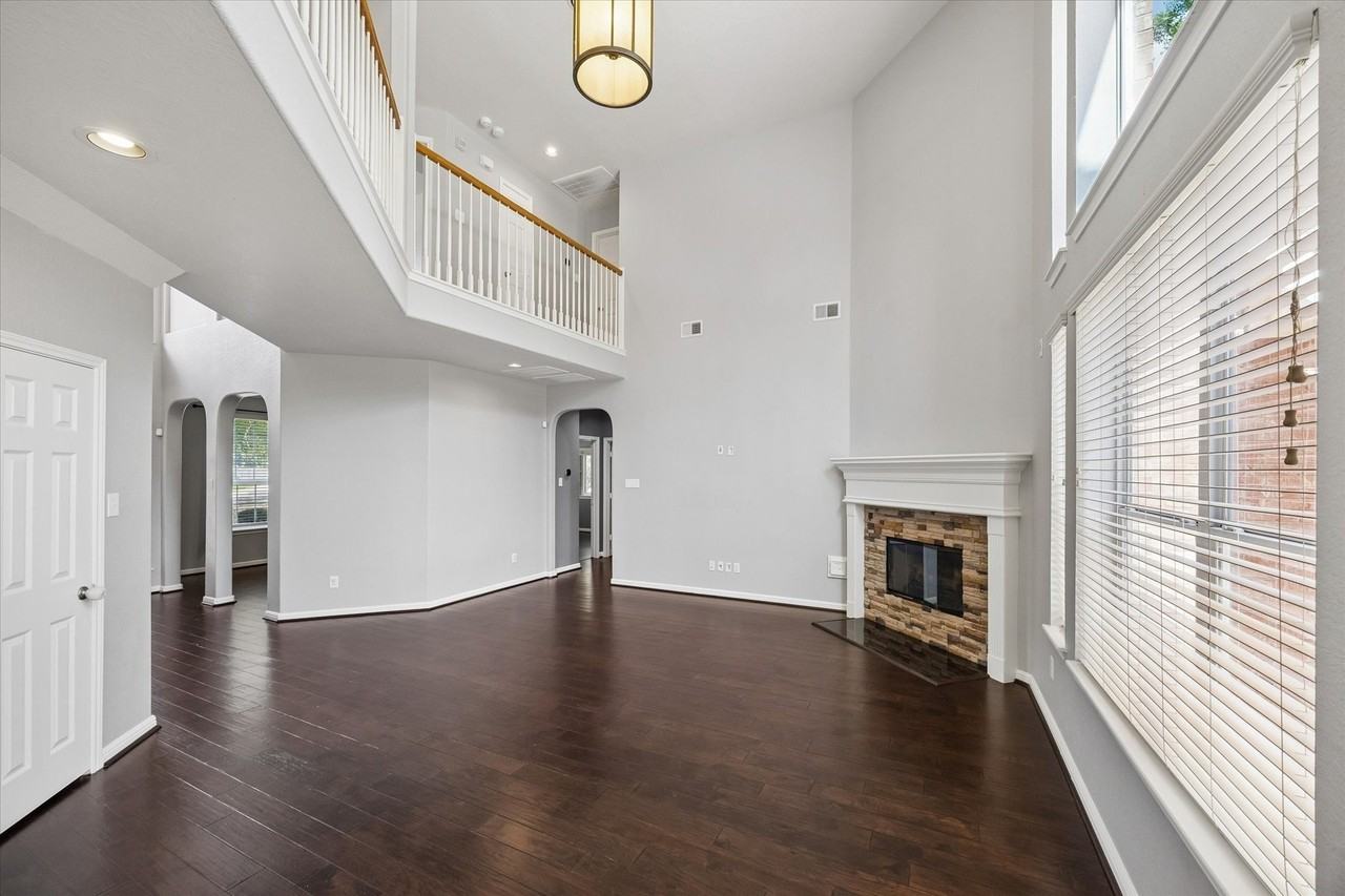 13518 Via Chianti Ln - Photo 4 of 30