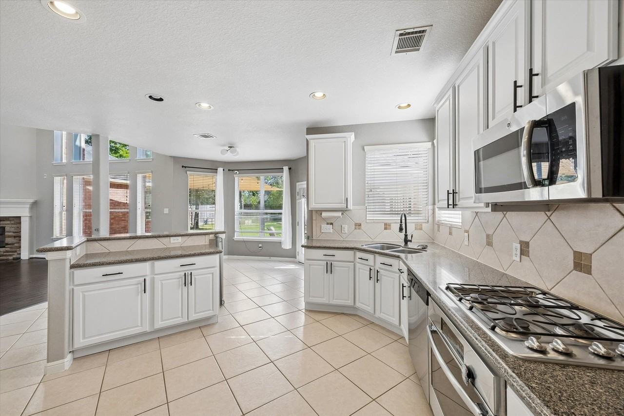 13518 Via Chianti Ln - Photo 7 of 30