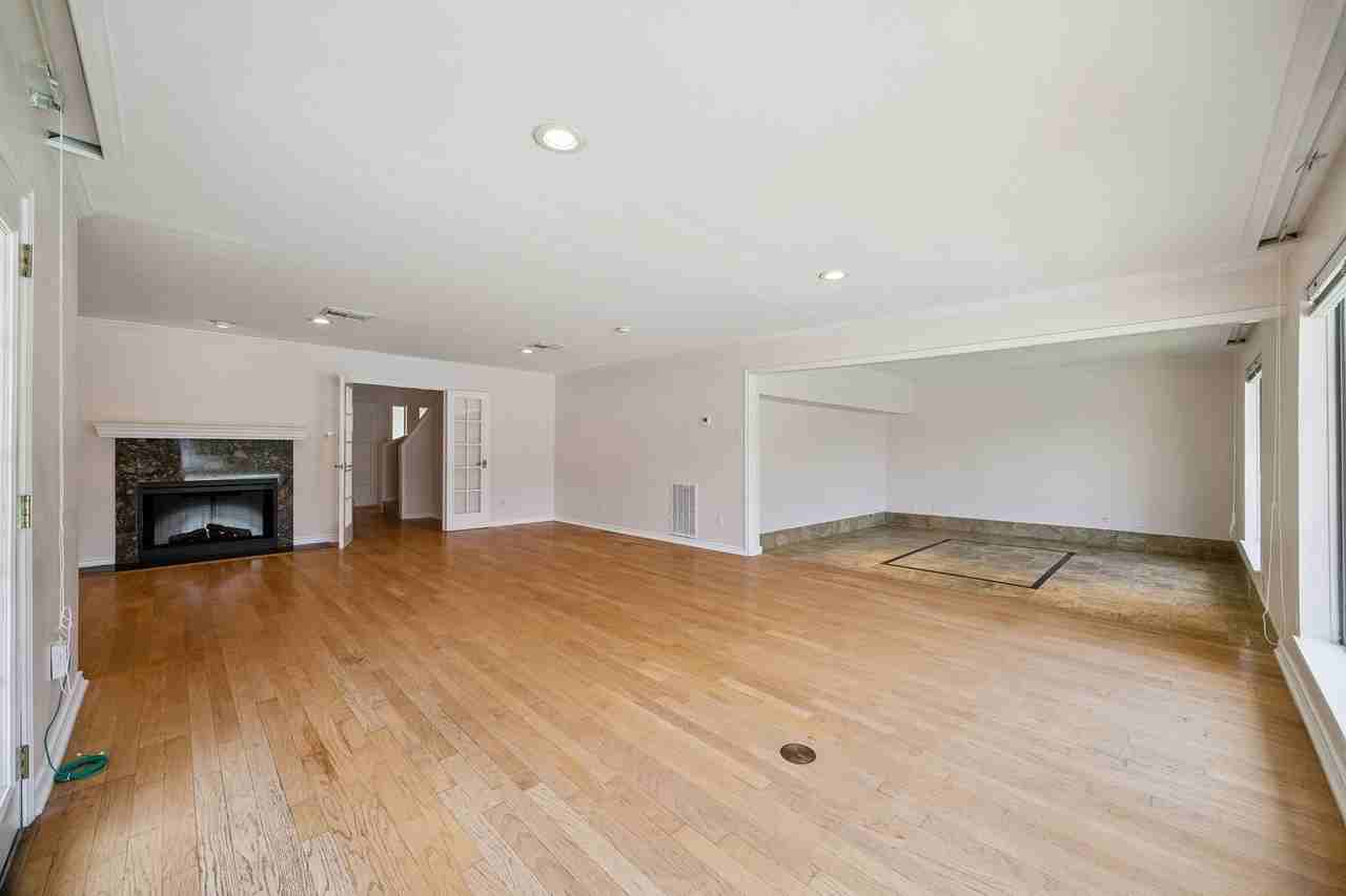 10314 Olympia Dr - Photo 2 of 27