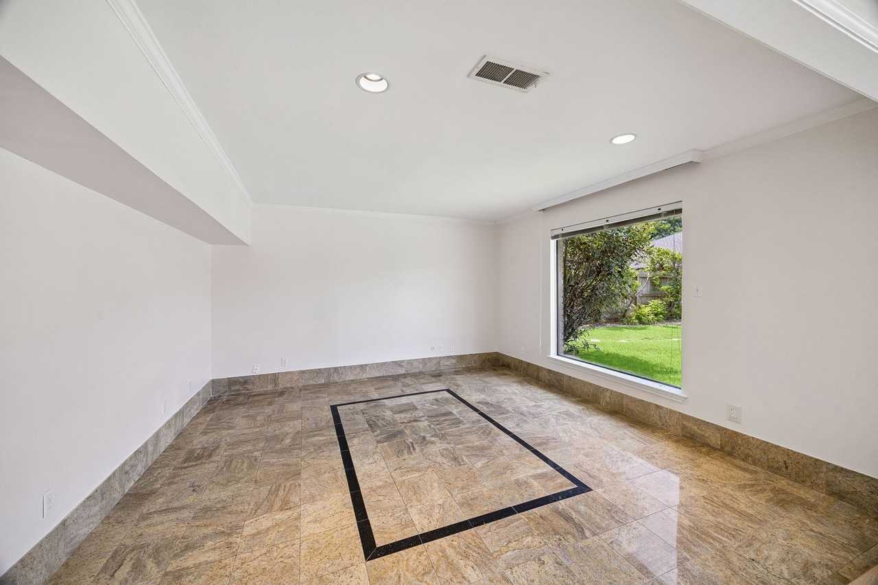 10314 Olympia Dr - Photo 3 of 27