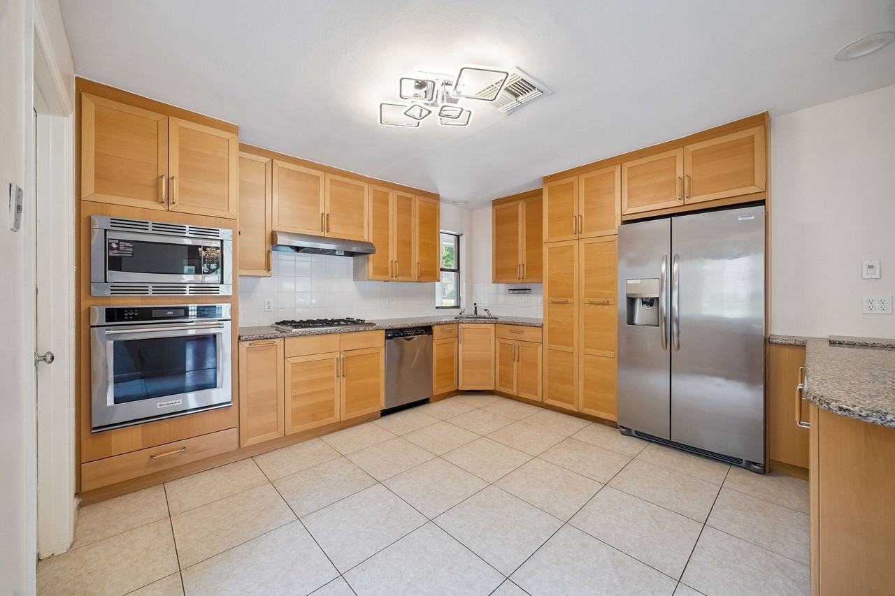 10314 Olympia Dr - Photo 6 of 27