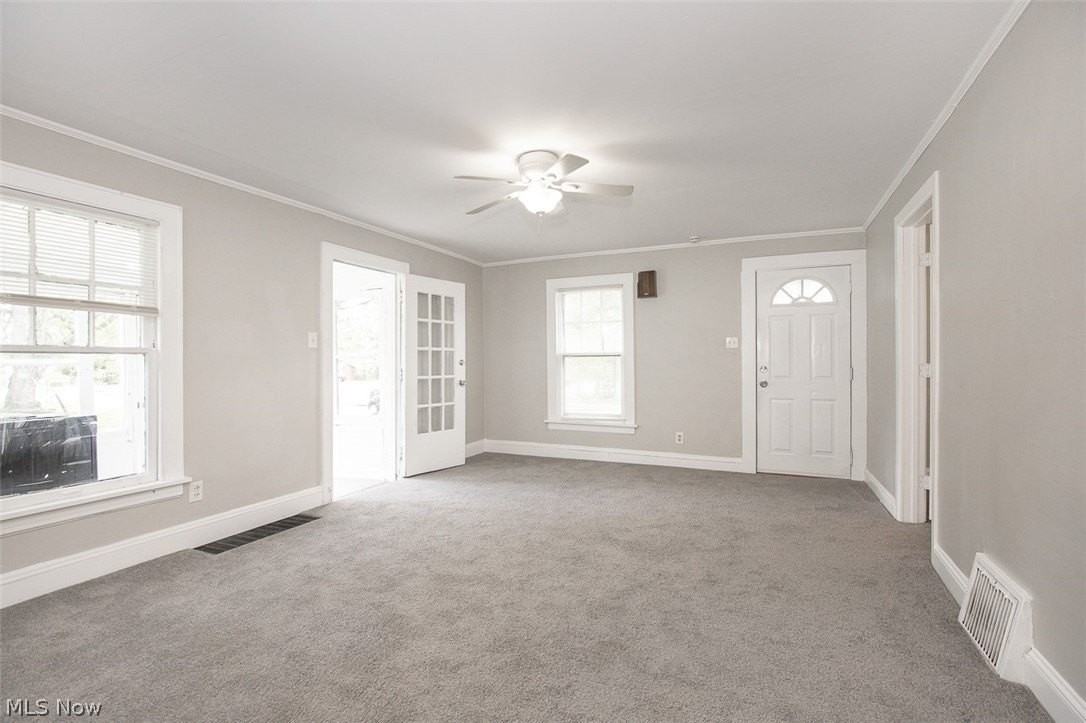 1255 Superior Ave - Photo 3 of 31