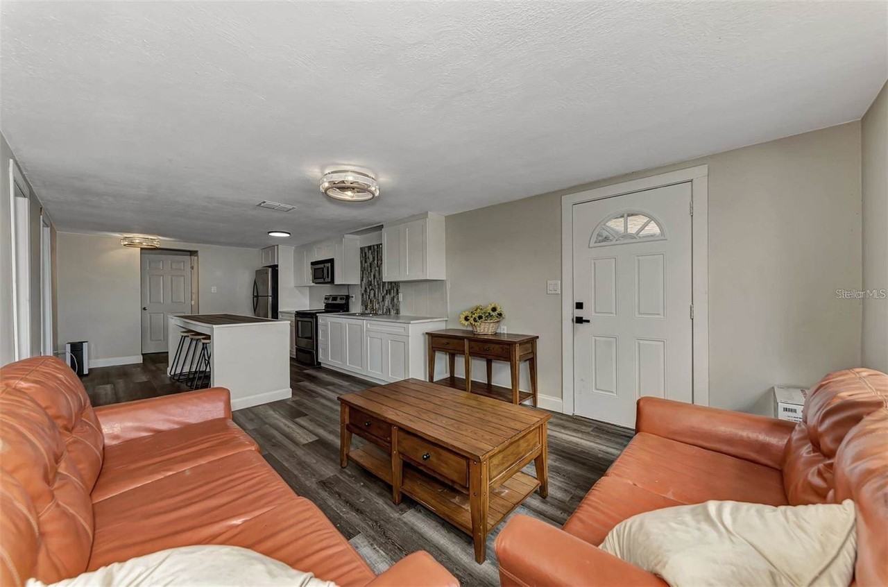 304 San Carlos Ave Unit B - Photo 5 of 19