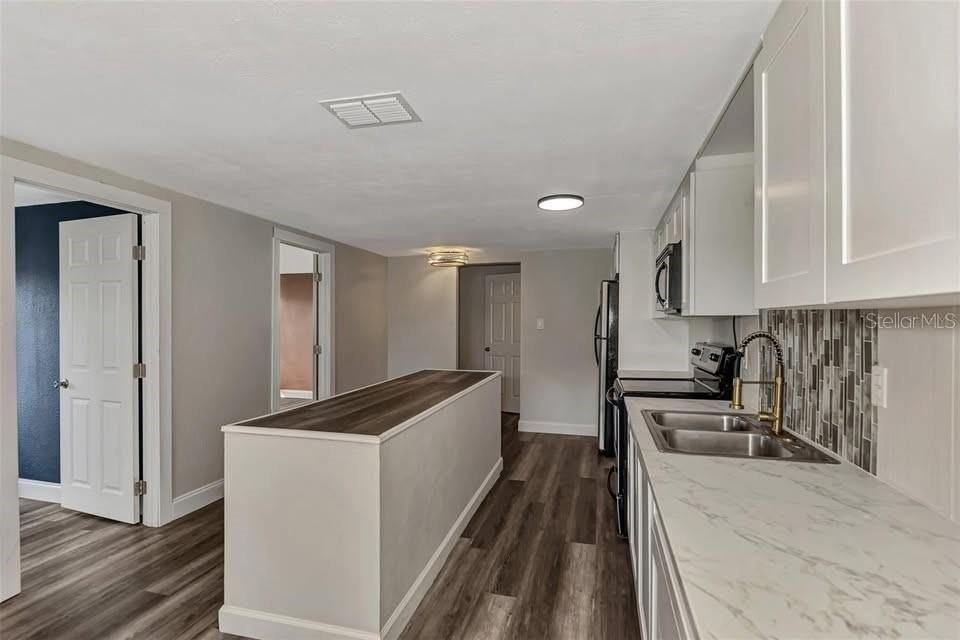 304 San Carlos Ave - Photo 6 of 16