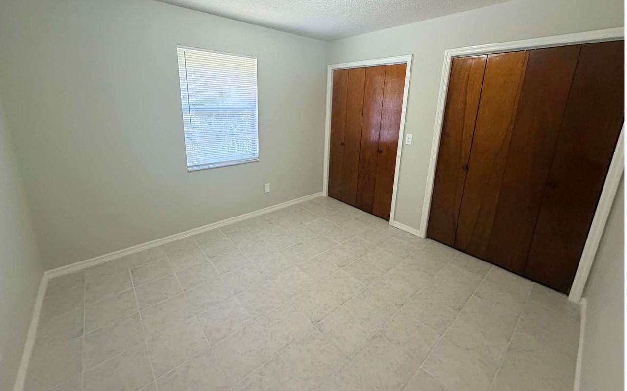 335 Nw Lake City Ave - Photo 7 of 9