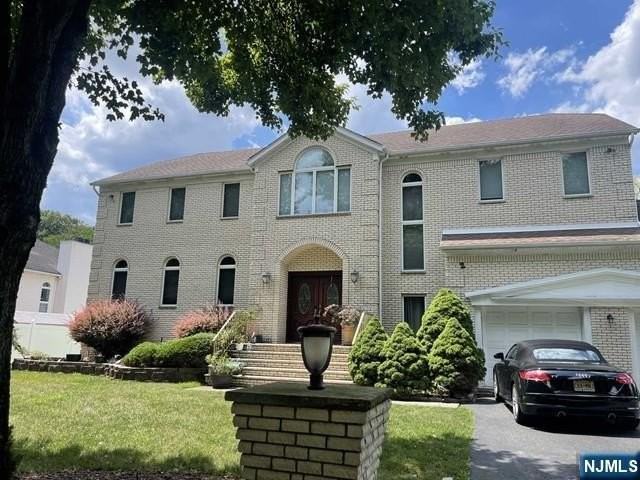 305 Cardinal Pl - Photo 2 of 30