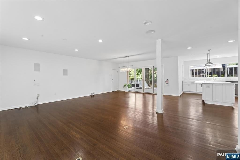 2 Monument Pl - Photo 4 of 34