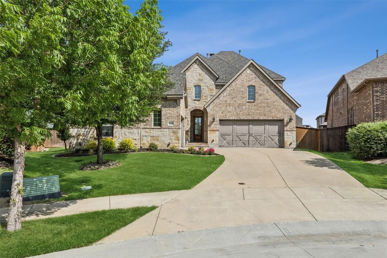 4149 Maclin Dr - Photo 2 of 40