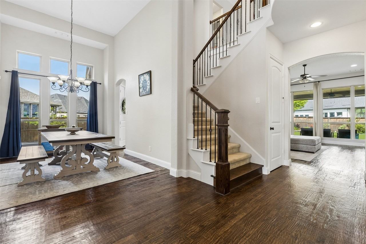 4149 Maclin Dr - Photo 4 of 40