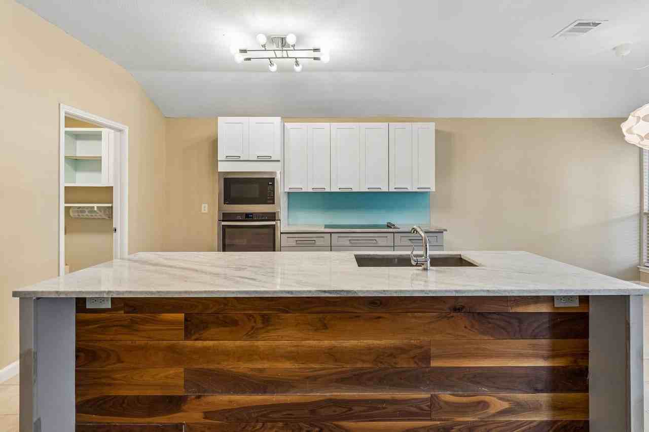 1001 Margaret Dr - Photo 7 of 28