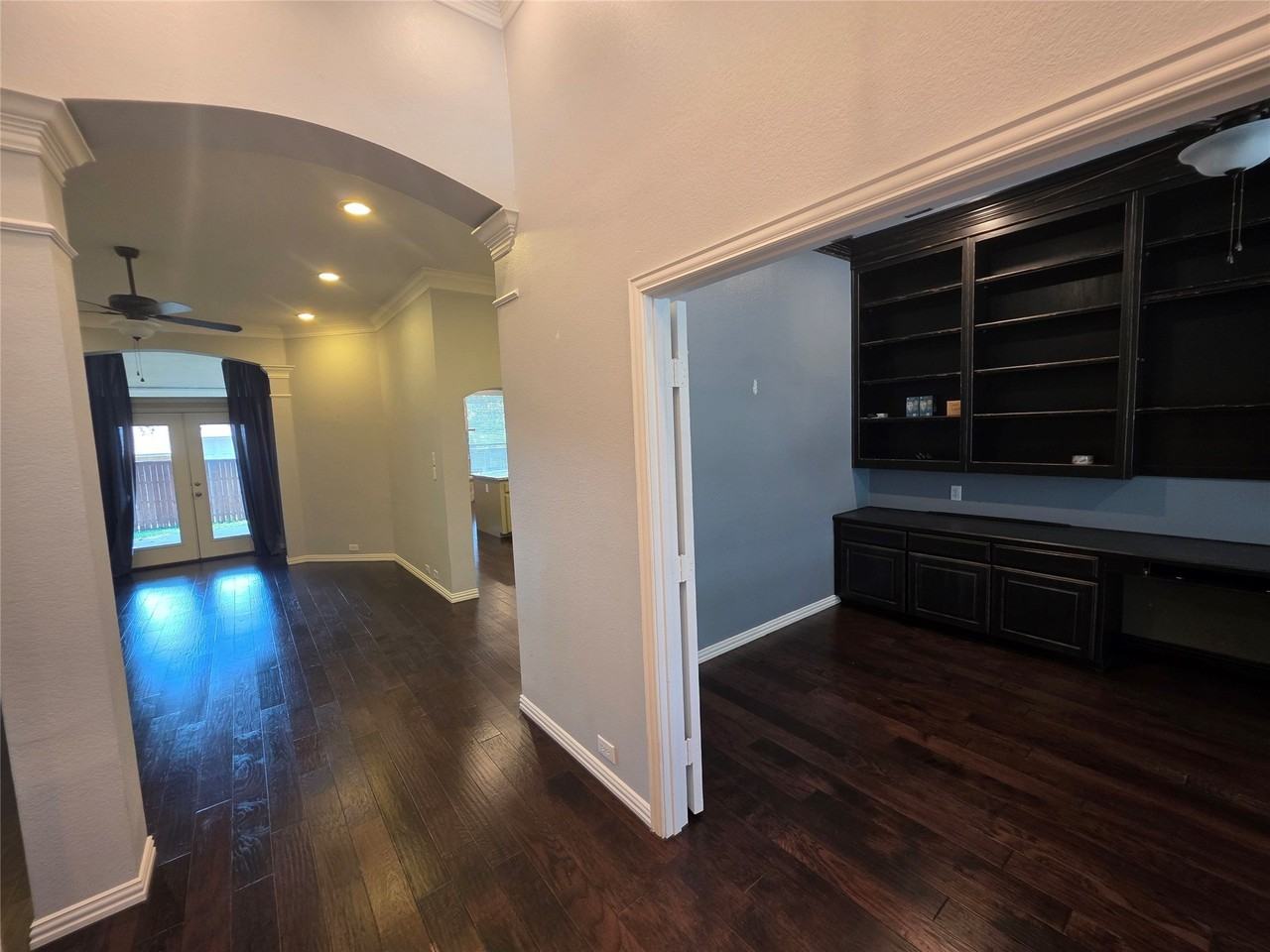 2717 Cliffwood Dr - Photo 4 of 40
