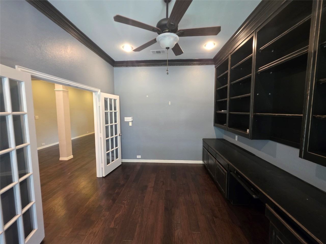 2717 Cliffwood Dr - Photo 6 of 40