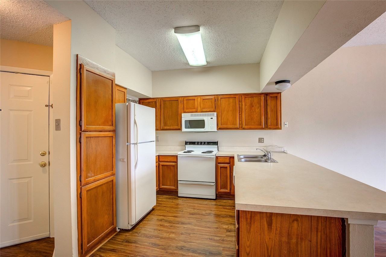 236 Henry M Chandler Dr - Photo 5 of 10