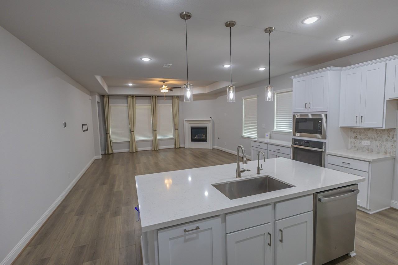 3211 Ashlar Ct - Photo 6 of 39