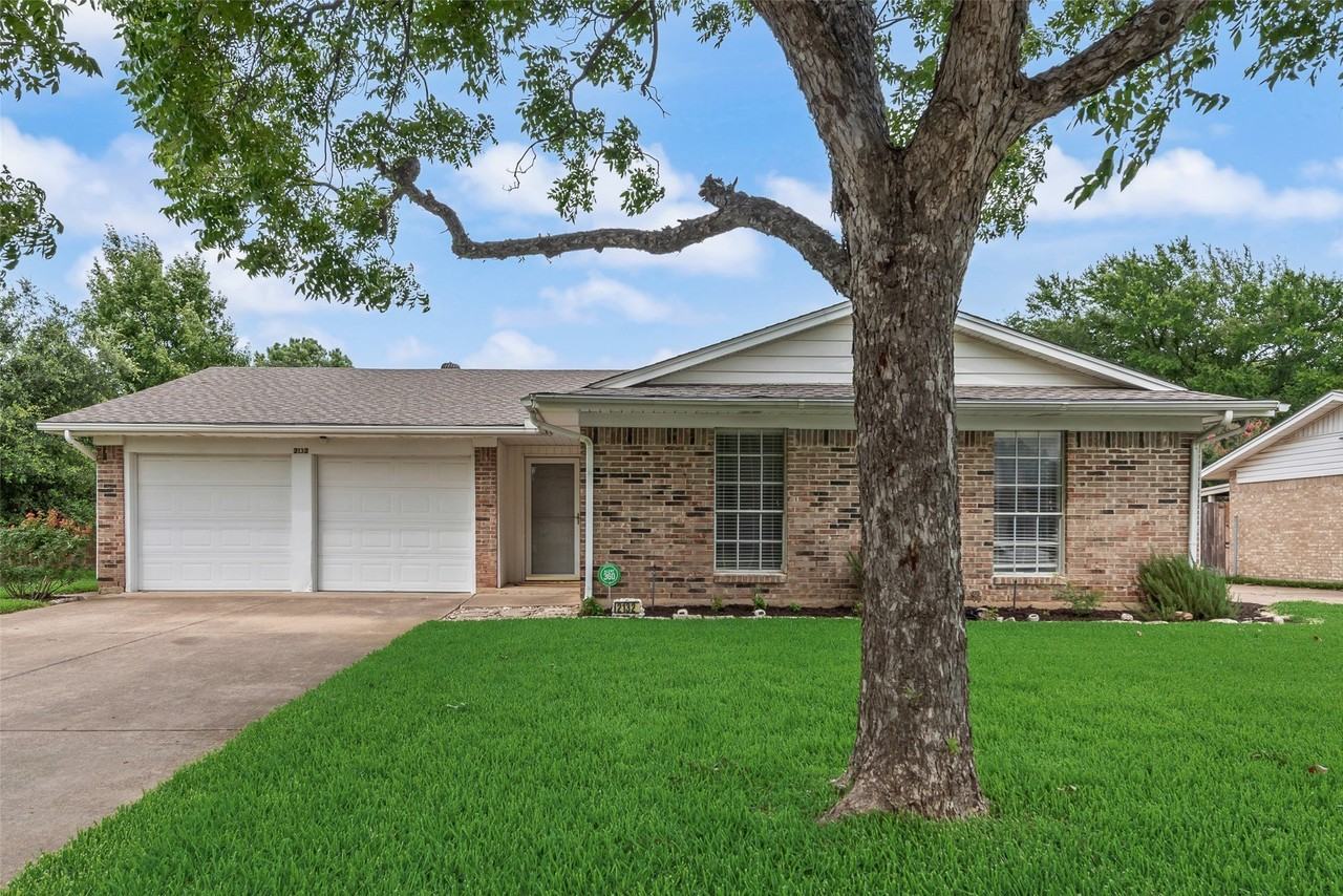 2132 Meandering Dr - Photo 2 of 22