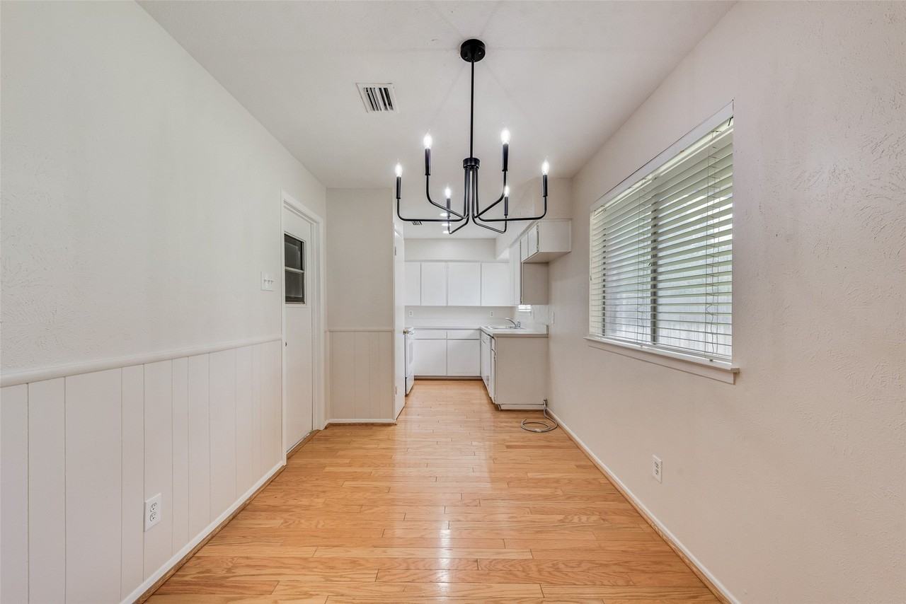 2132 Meandering Dr - Photo 5 of 22