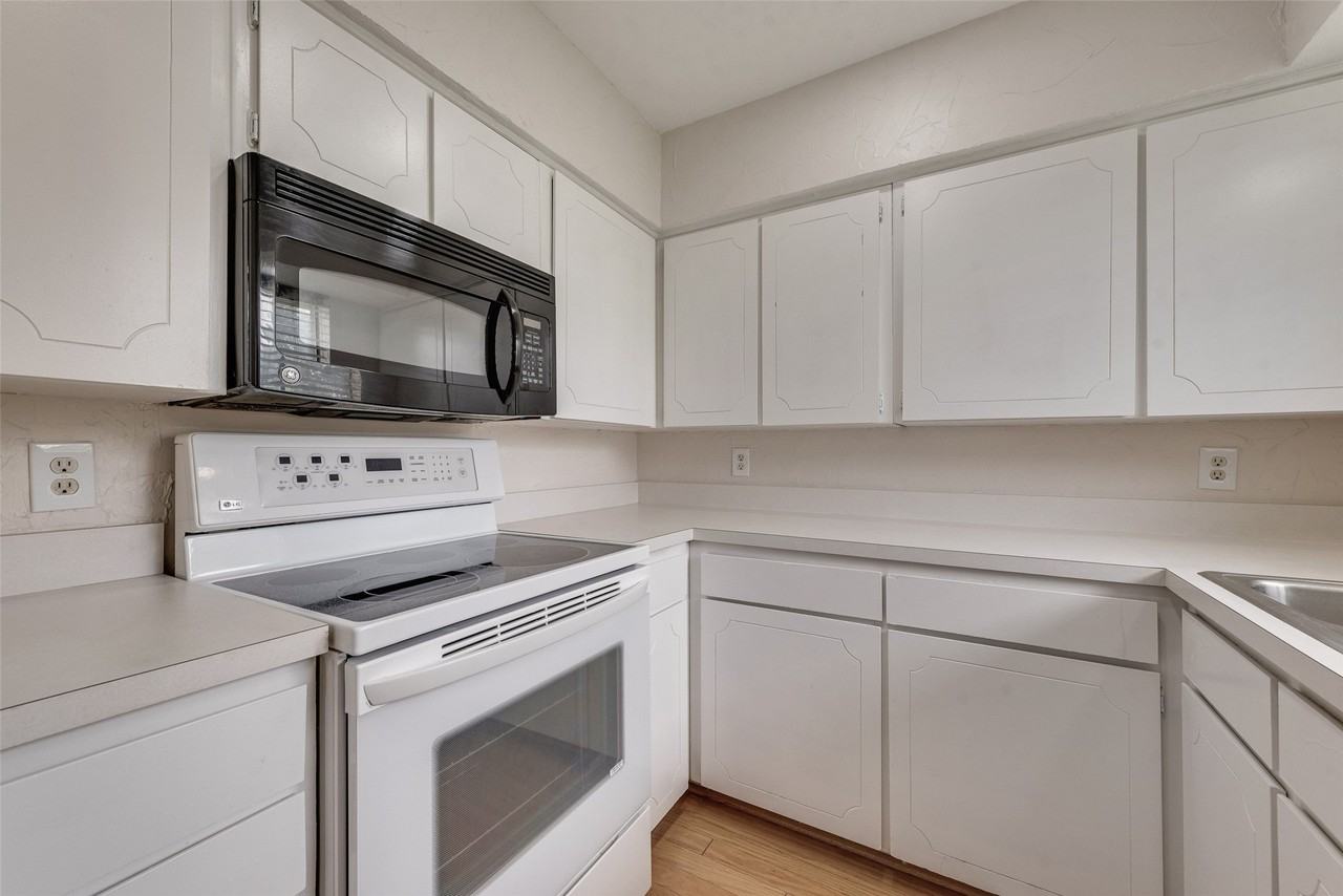 2132 Meandering Dr - Photo 7 of 22