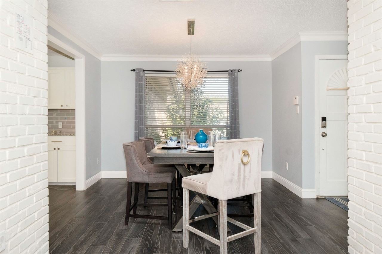 2413 Meadow Ct - Photo 5 of 33