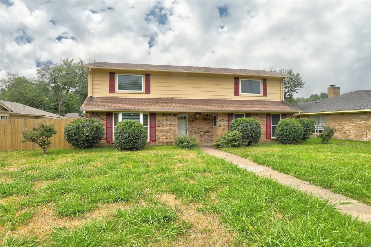 2102 Apollo Rd - Photo 2 of 26