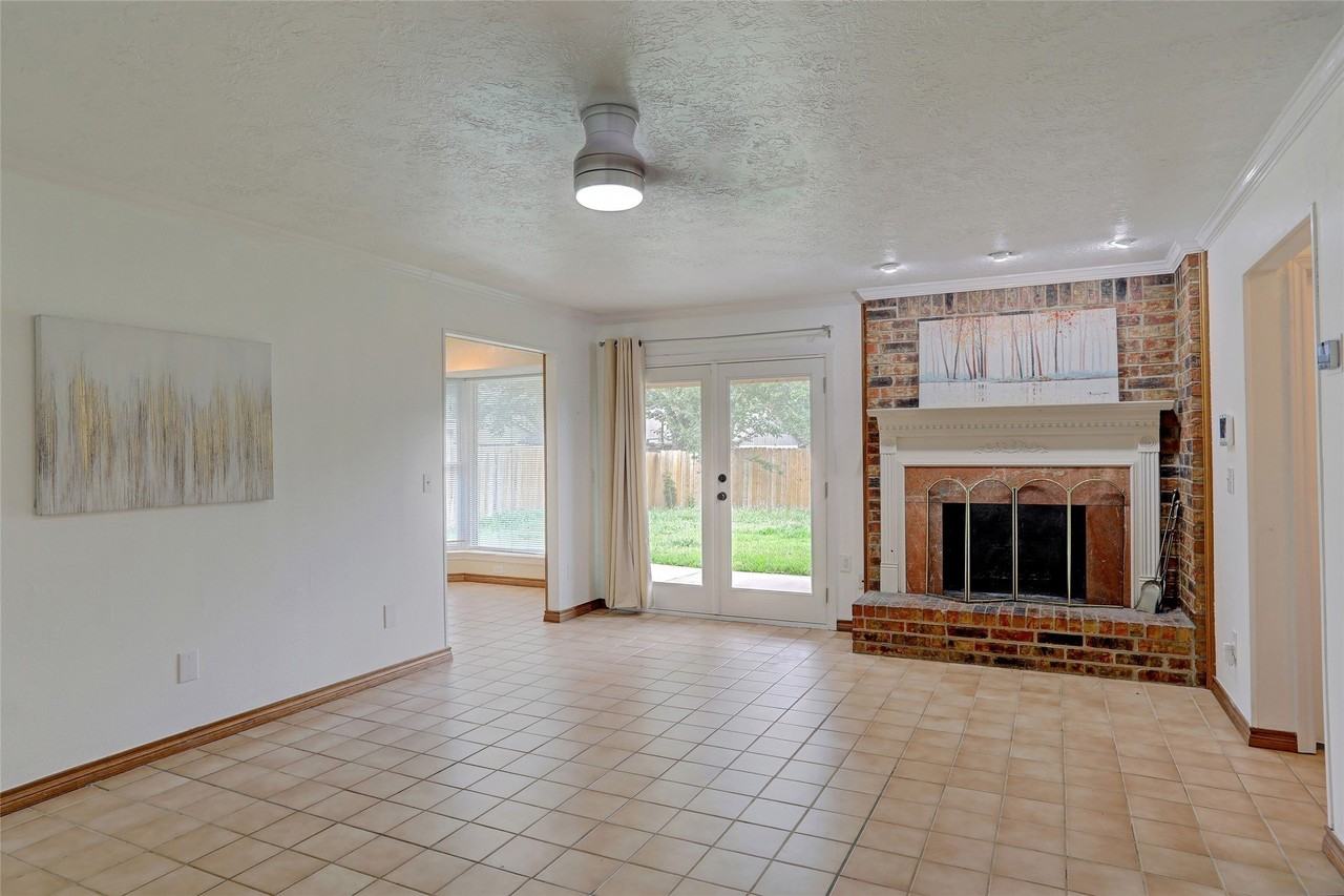 2102 Apollo Rd - Photo 3 of 26