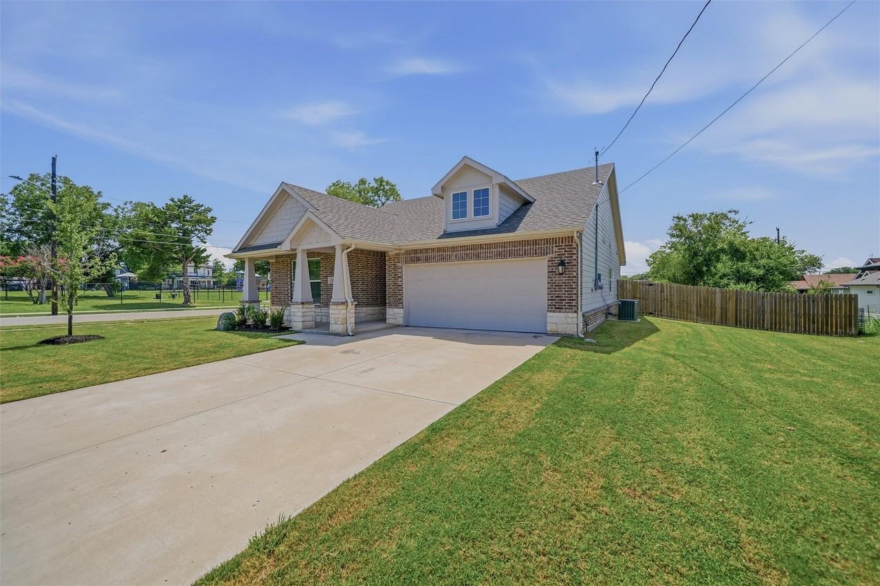 3314 Gordon St - Photo 2 of 23