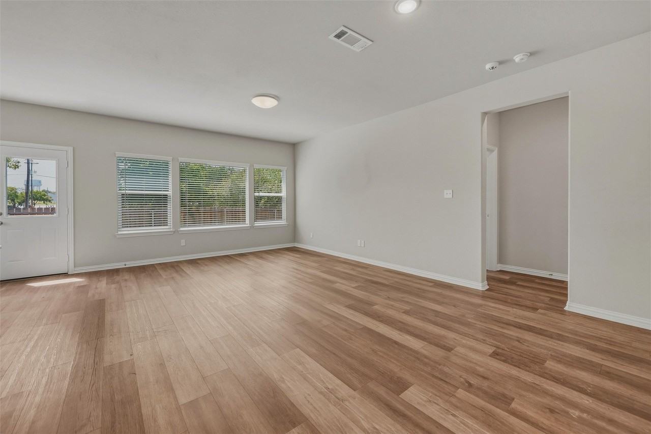 3314 Gordon St - Photo 6 of 23