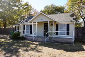 featured image of 1590 N Race St