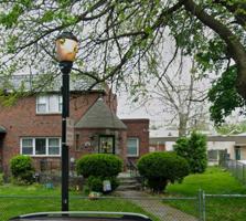 featured image of 1610 Park Blvd #1