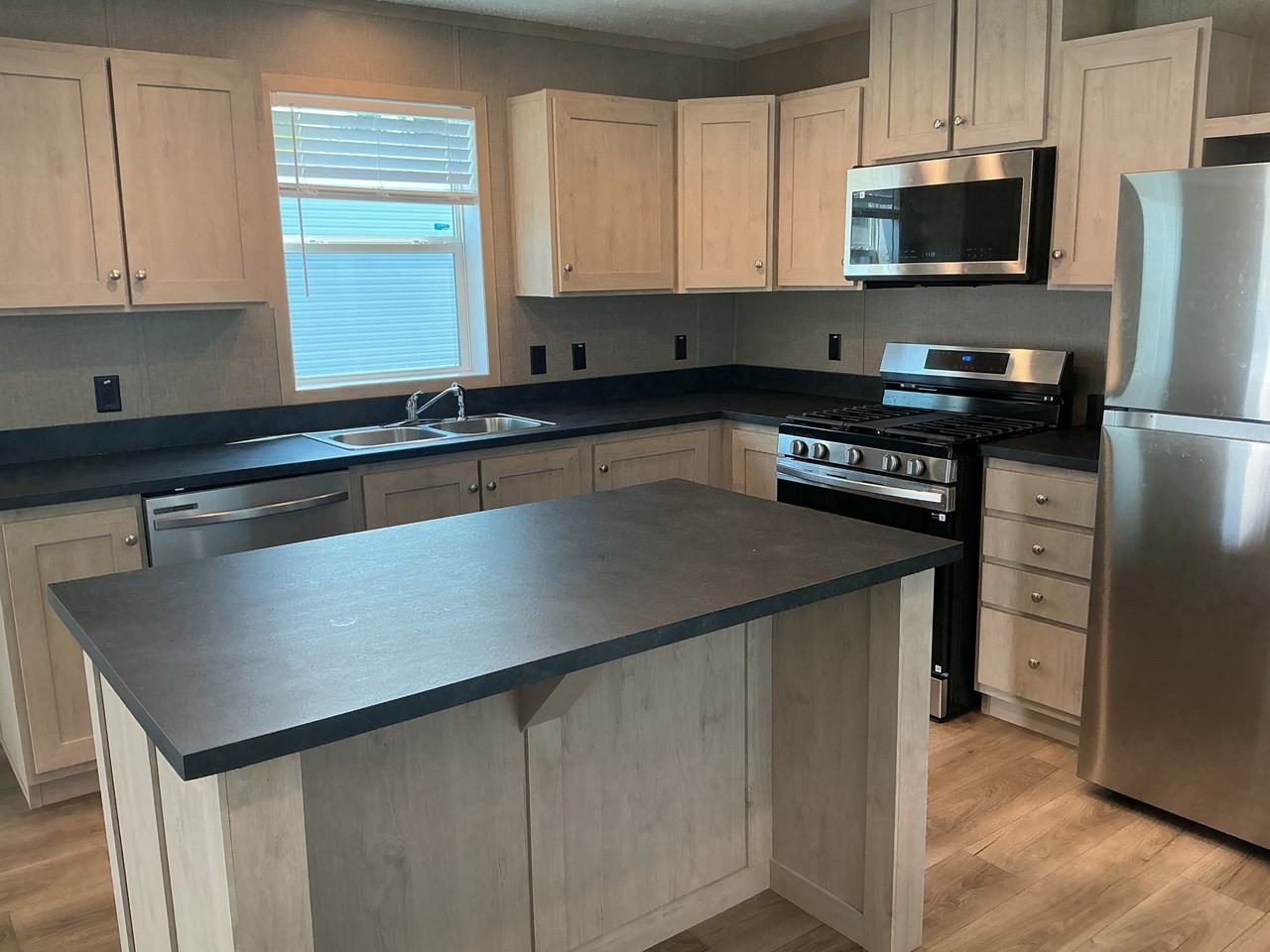 2754 Pear St #128 - Photo 3 of 17