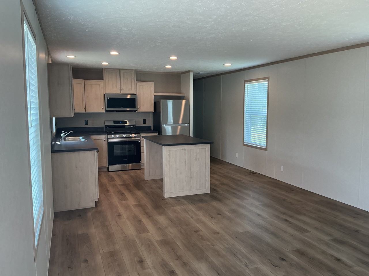 2754 Pear St #128 - Photo 5 of 17
