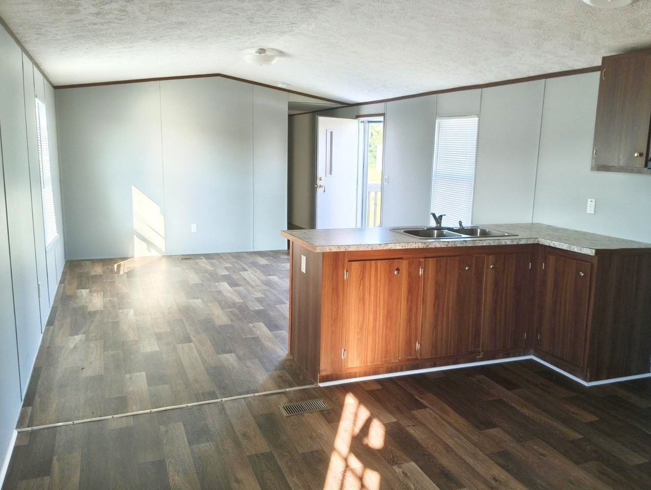459 Milan Ave - Photo 2 of 7
