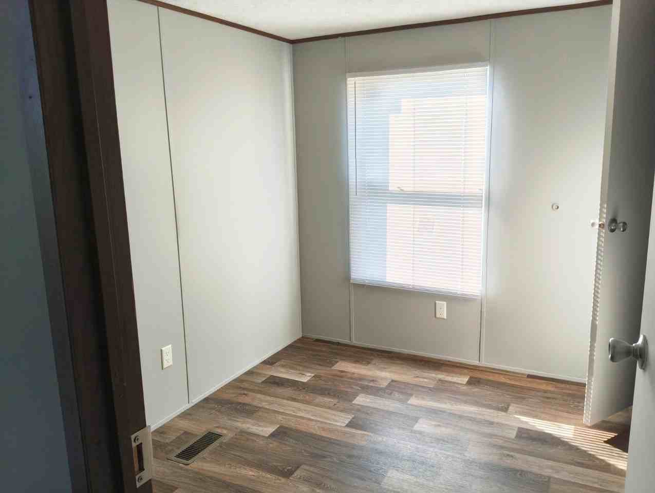 459 Milan Ave - Photo 4 of 7