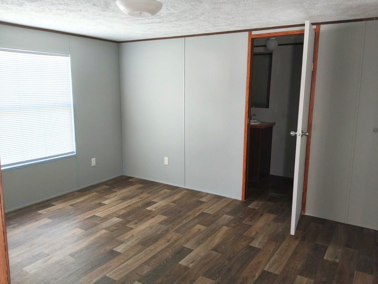 459 Milan Ave - Photo 5 of 7