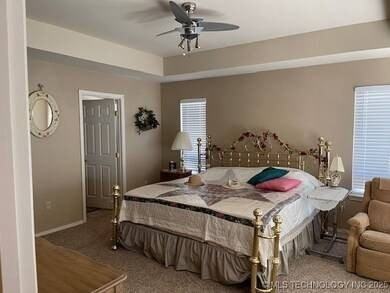 8565 Lorene St - Photo 4 of 15