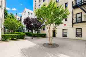 featured image of 2115 33rd St