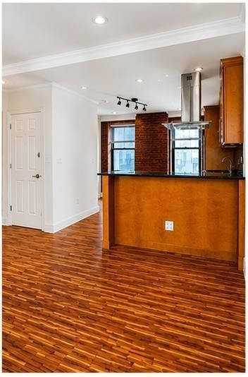 2115 33rd St - Photo 3 of 7