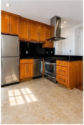 2115 33rd St - Photo 4 of 7