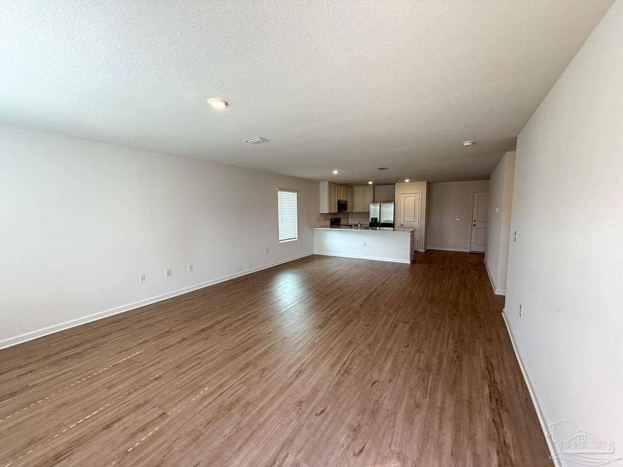 4615 Carlstrom Ln - Photo 5 of 18