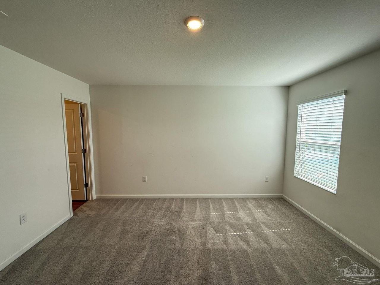 4615 Carlstrom Ln - Photo 7 of 18