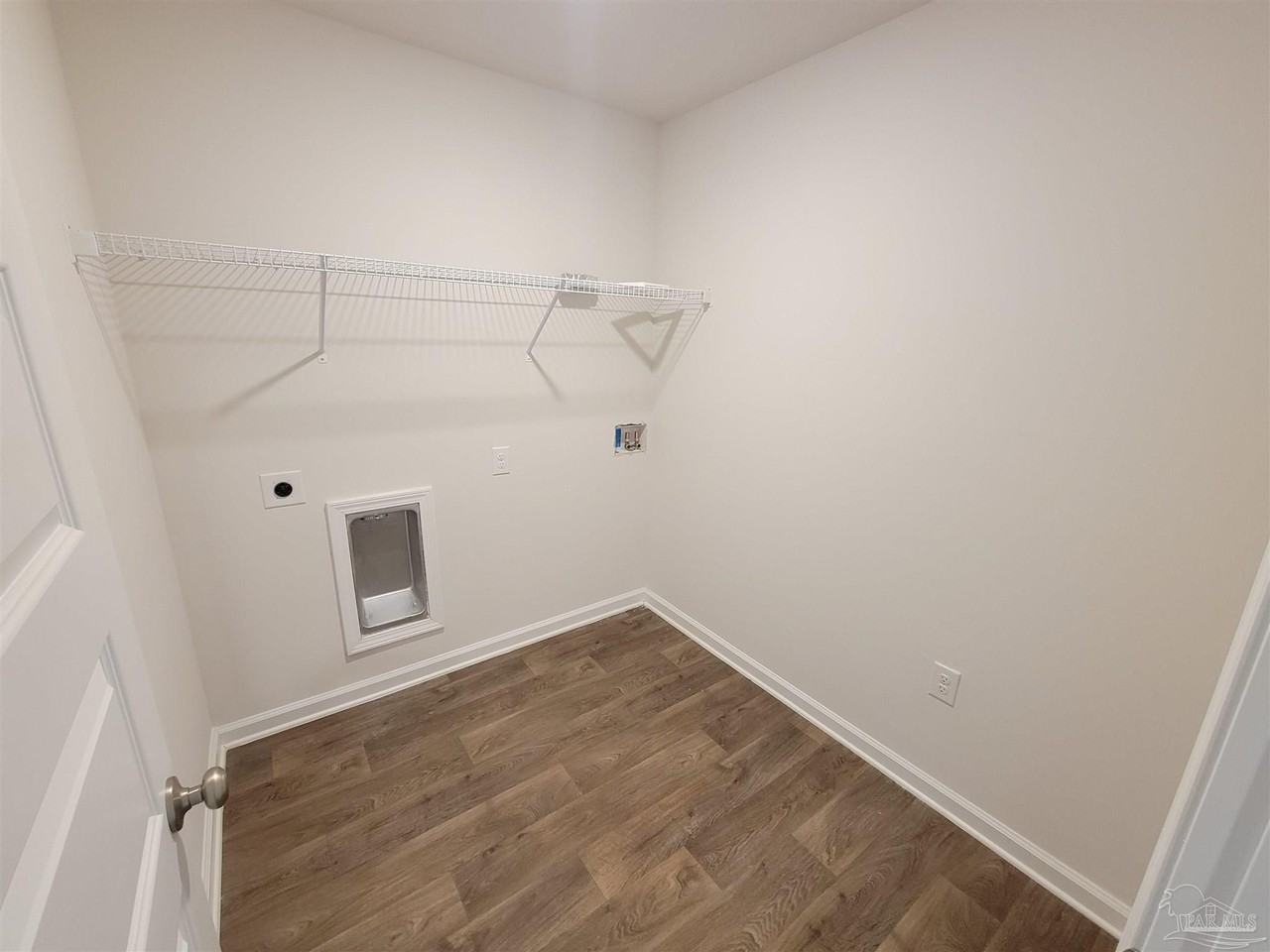 8016 Twin Ceder Dr - Photo 4 of 30