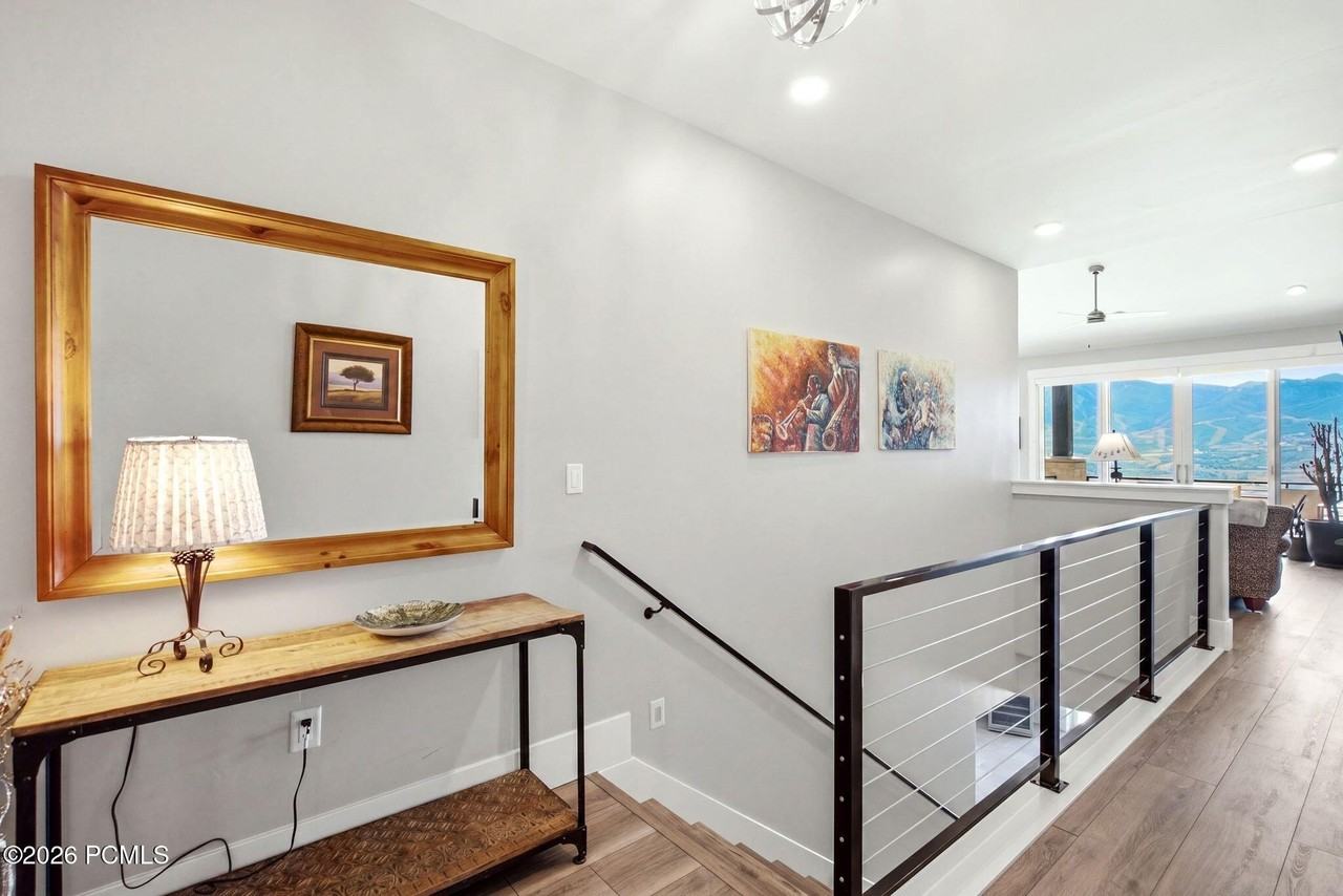 11293 N Shoreline Dr - Photo 2 of 50