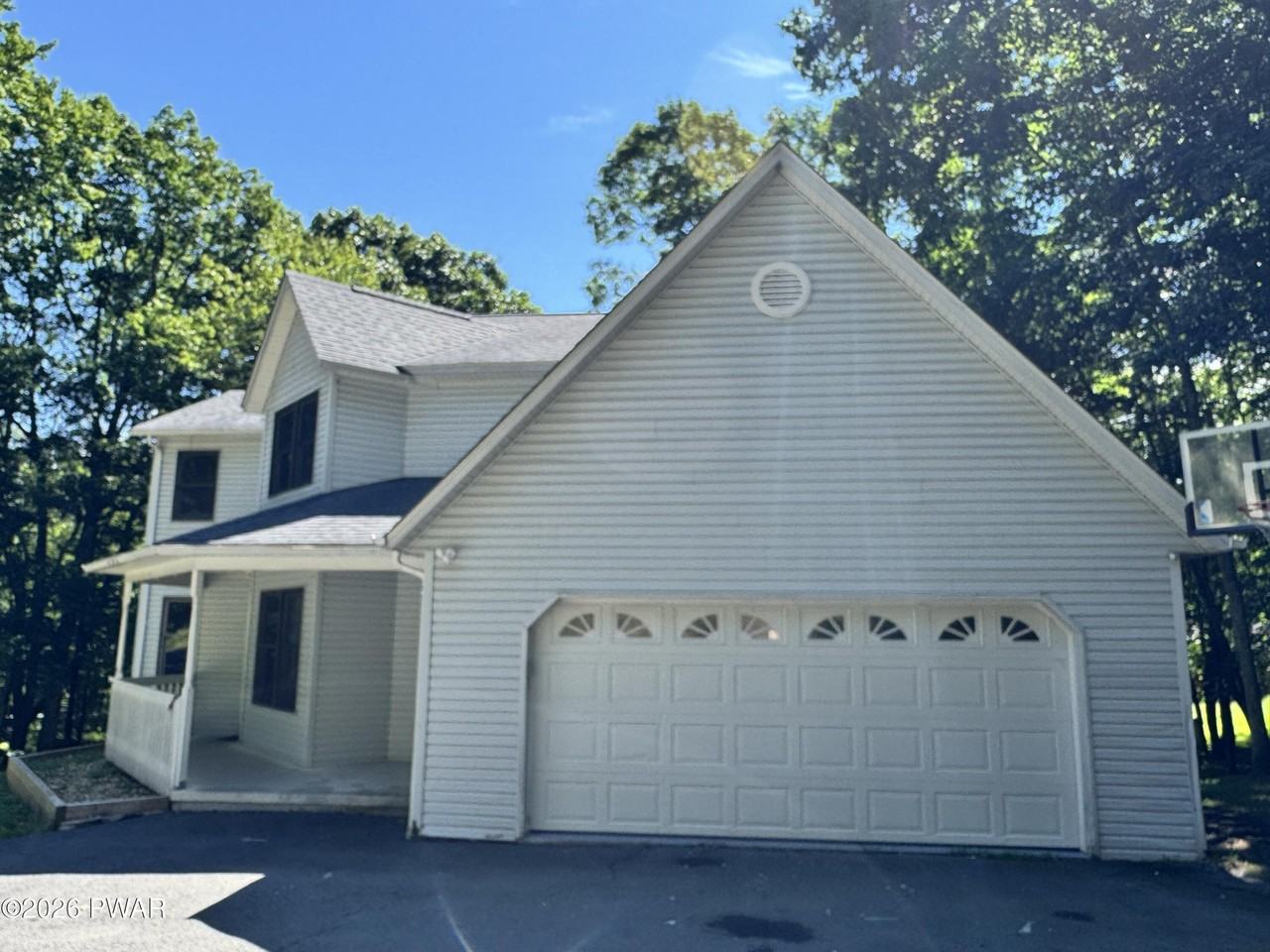 112 N Ridge Dr - Photo 3 of 41