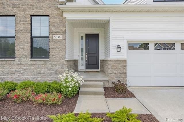 5636 Suffolk Ct - Photo 5 of 46