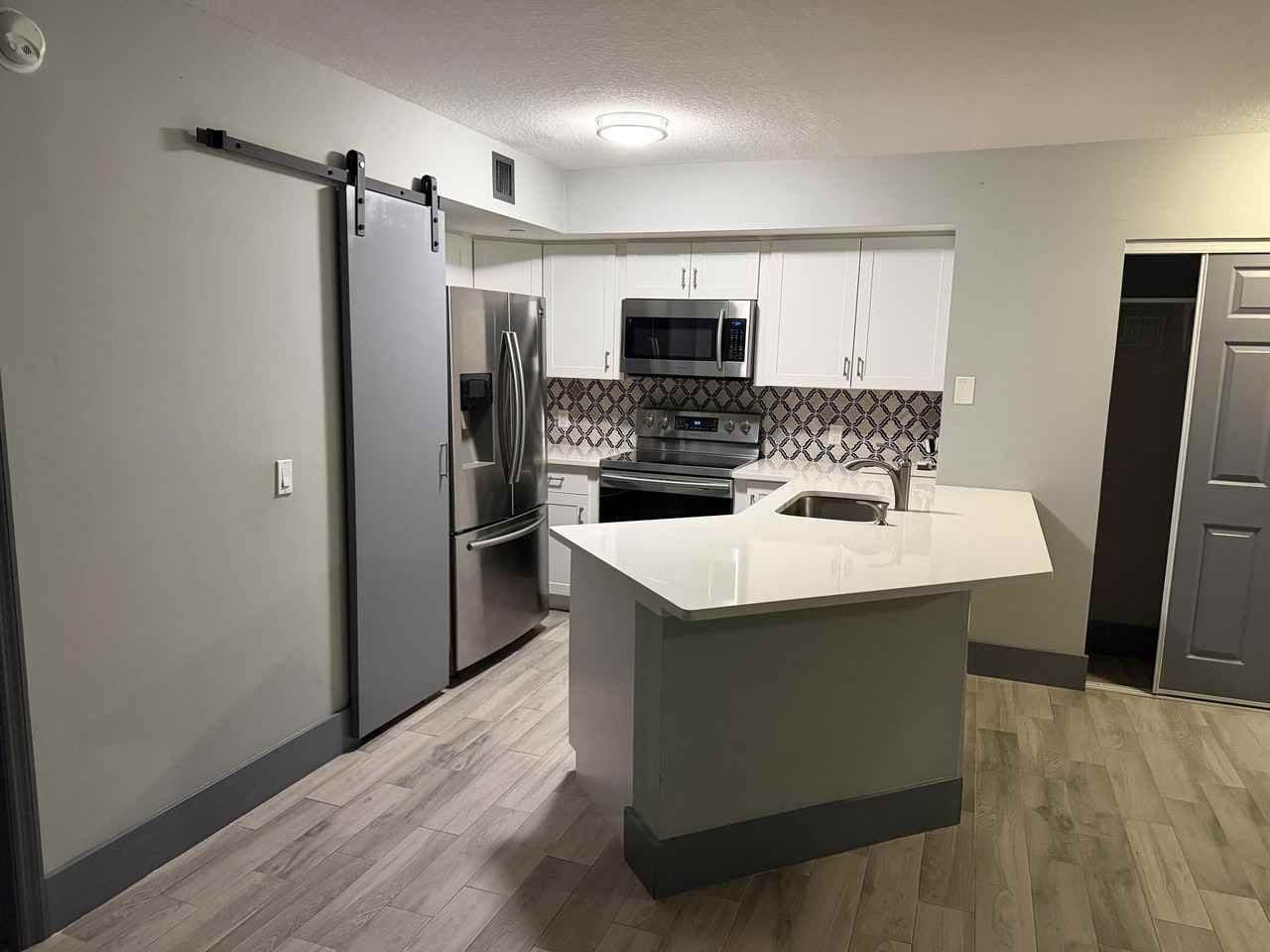 4211 San Marino Blvd #105 - Photo 5 of 48