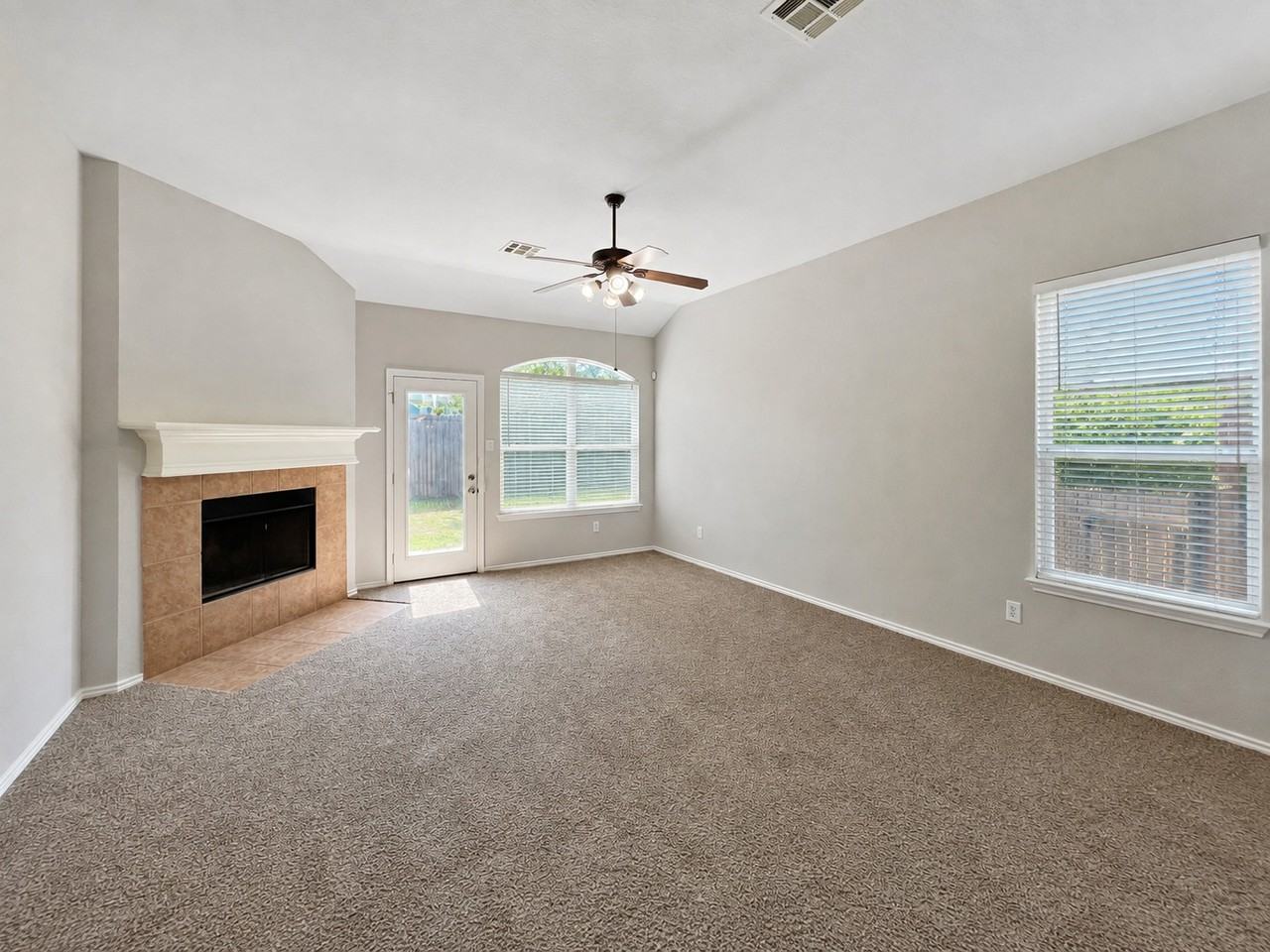 1411 Alpine Pond - Photo 7 of 20